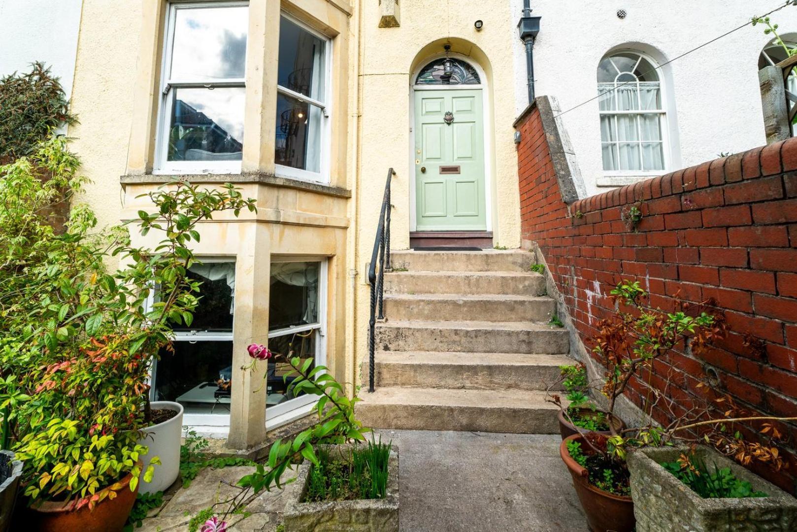 Gasthof Cohost Partners | 4br/2ba | Free Parking | Wifi *