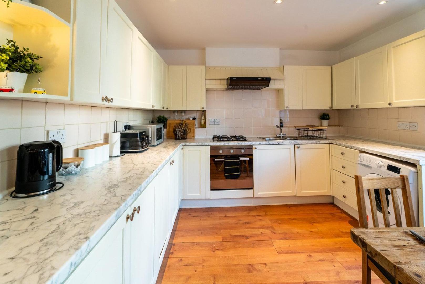 Cohost Partners | 4br/2ba | Free Parking | Wifi Maison d'hôtes Bristol